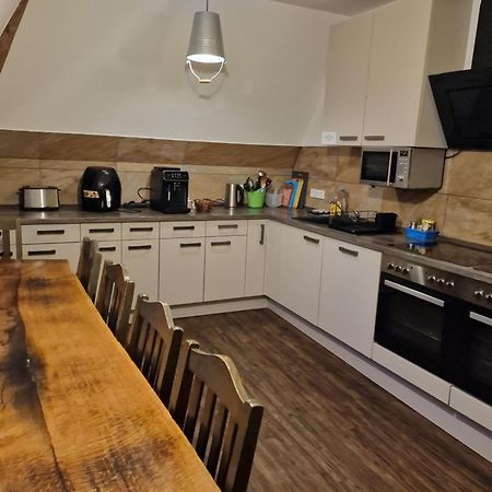 Victory Guesthouse - Handwerker Pension ビーレフェルト エクステリア 写真