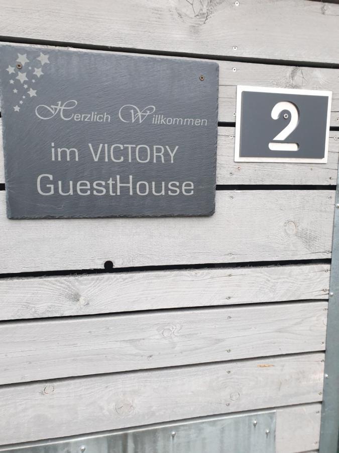 Victory Guesthouse - Handwerker Pension ビーレフェルト エクステリア 写真