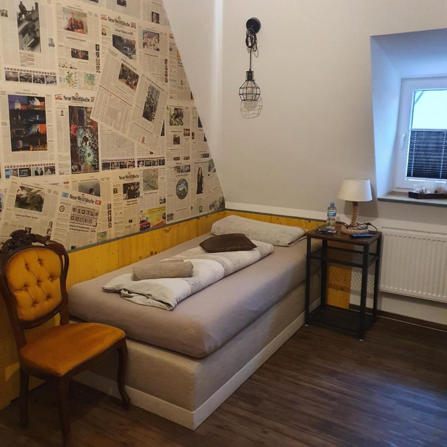 Victory Guesthouse - Handwerker Pension ビーレフェルト エクステリア 写真
