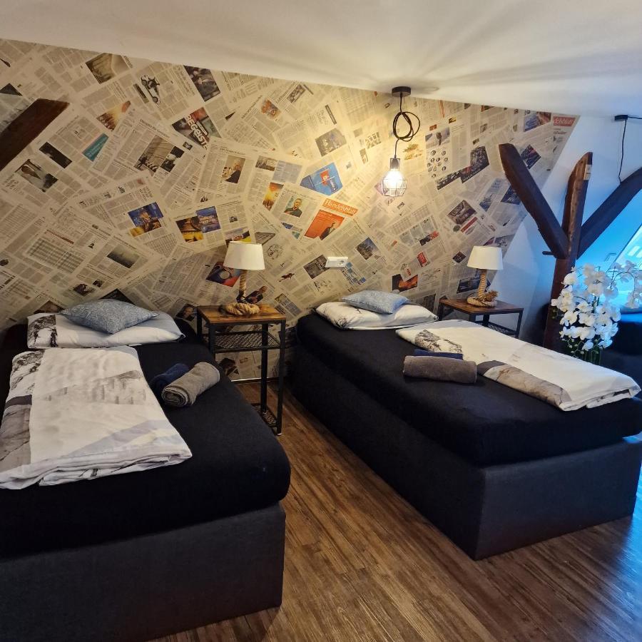 Victory Guesthouse - Handwerker Pension ビーレフェルト エクステリア 写真