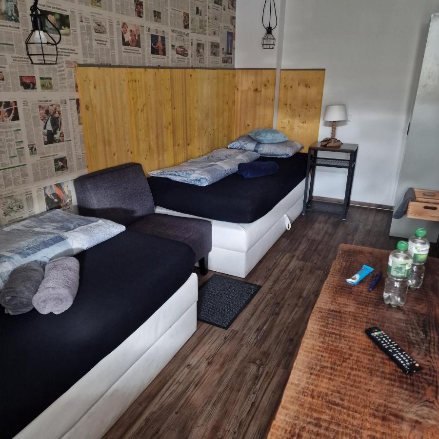 Victory Guesthouse - Handwerker Pension ビーレフェルト エクステリア 写真