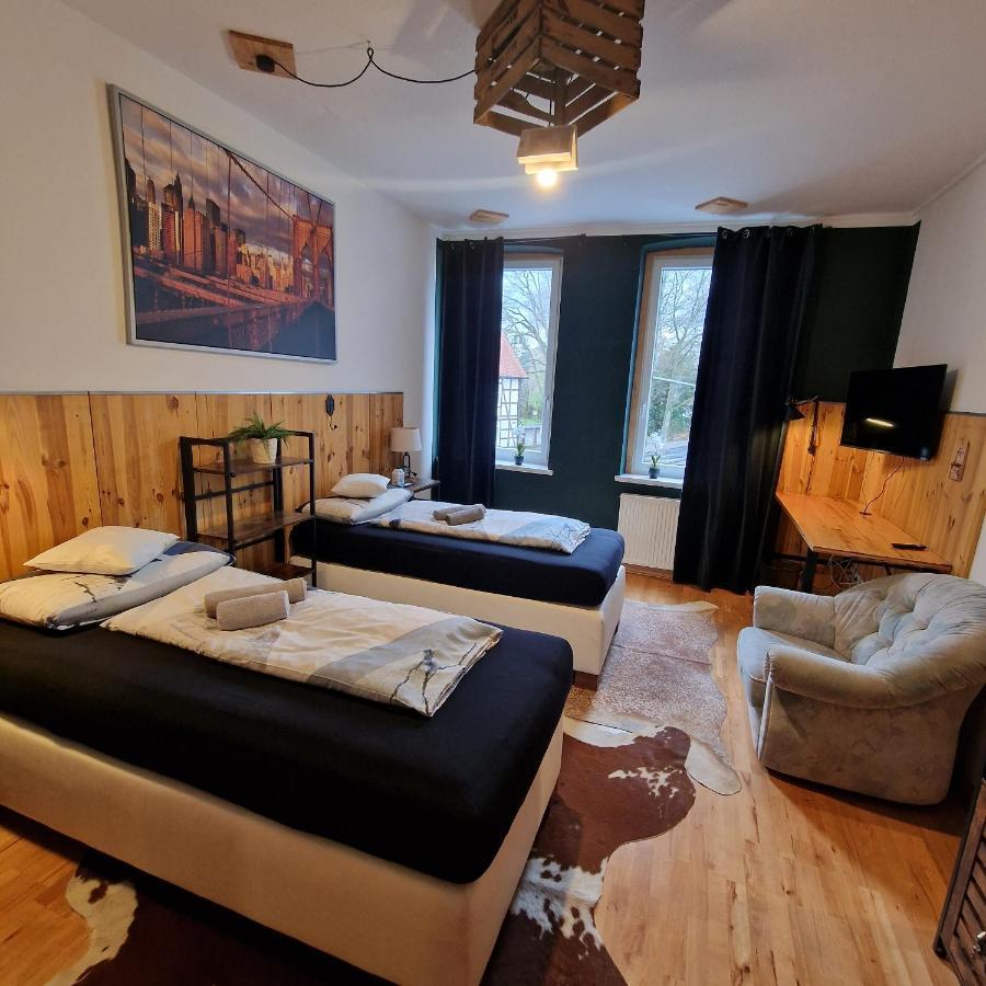 Victory Guesthouse - Handwerker Pension ビーレフェルト エクステリア 写真